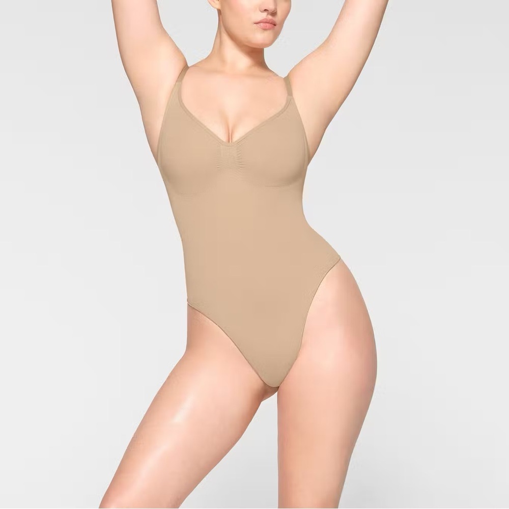 NWOT Skims Thong Bodysuit - Size L